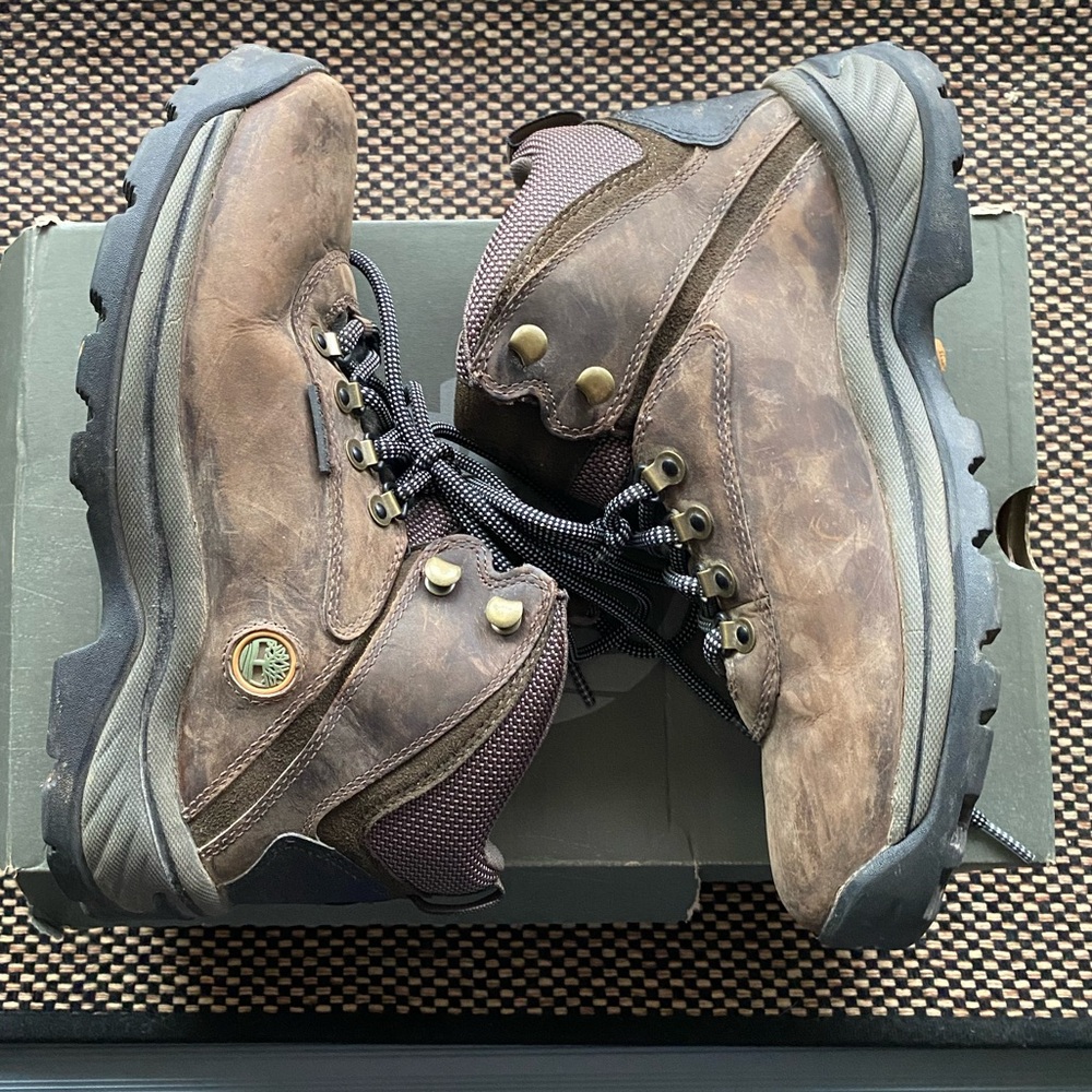 Timberland women’s(8) waterproof hiking boots